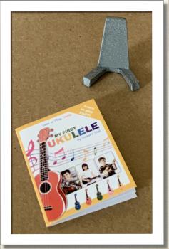 Affordable Designs - Canada - Leeann and Friends - Ukulele Stand & Book - мебель